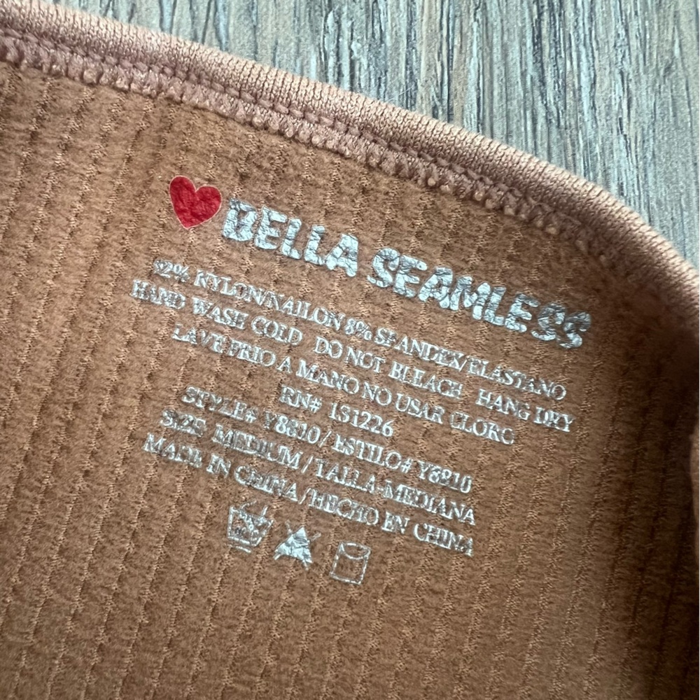 Bella Seamless ribbed tan cropped top - Picture 5 of 6